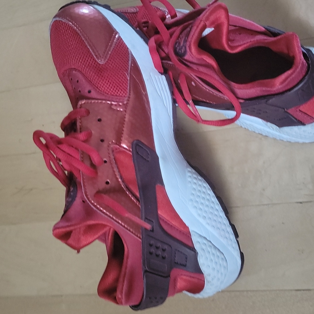 Hierarchies  sneakers